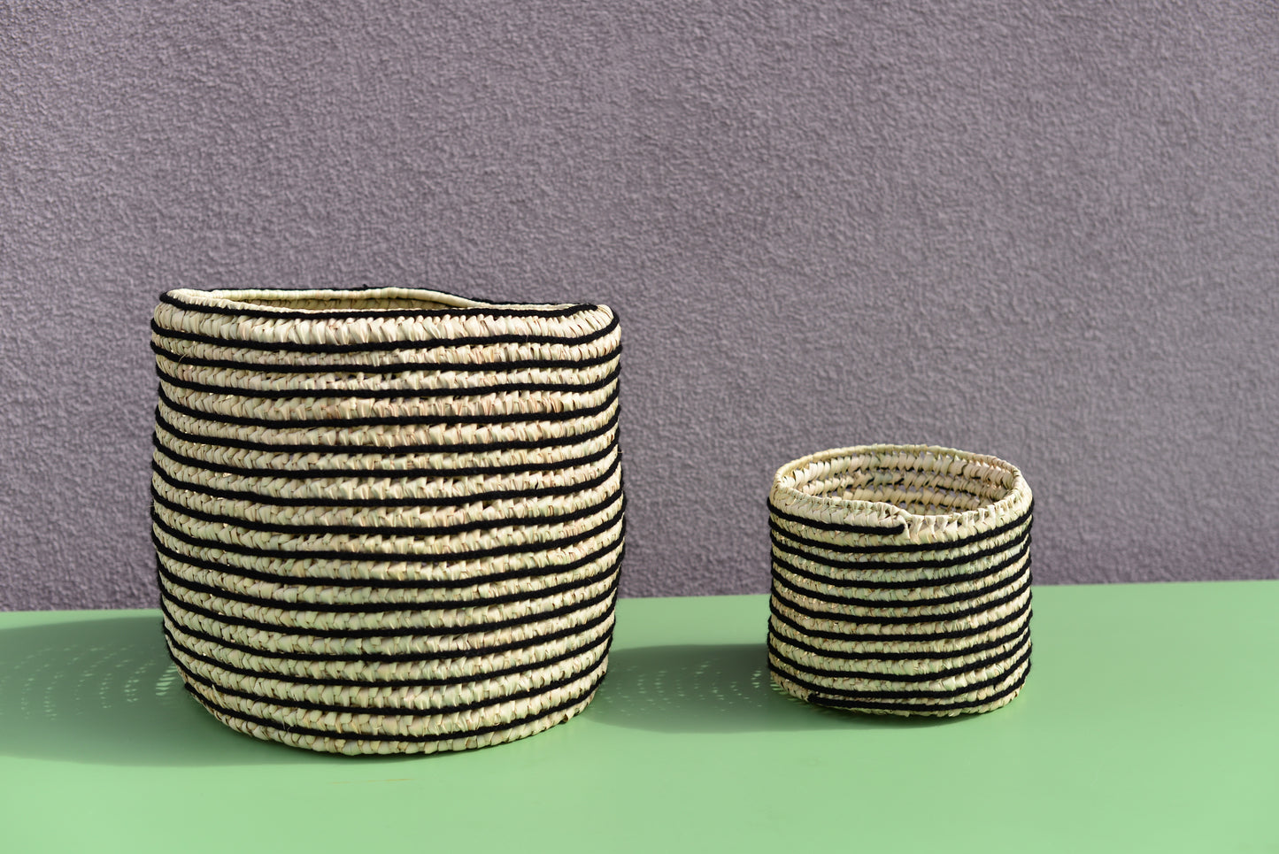 Cache-pot en palmier et en laine noire 16,5 cm