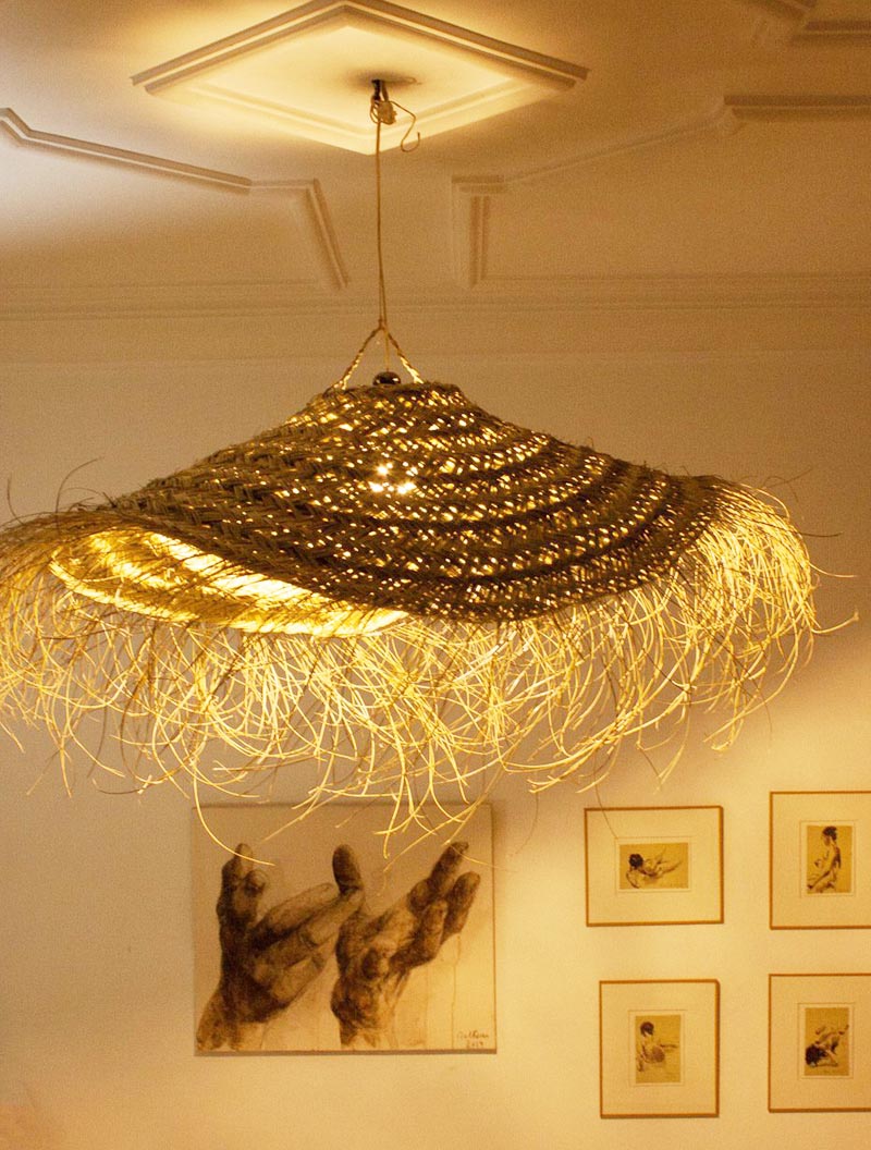 Abat-jour suspension parasol 80 cm en jonc tressé, artisanat marocain