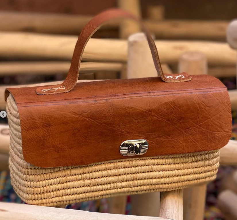 Sac à main en cuir et palmier tressé, artisanat marocain fait main