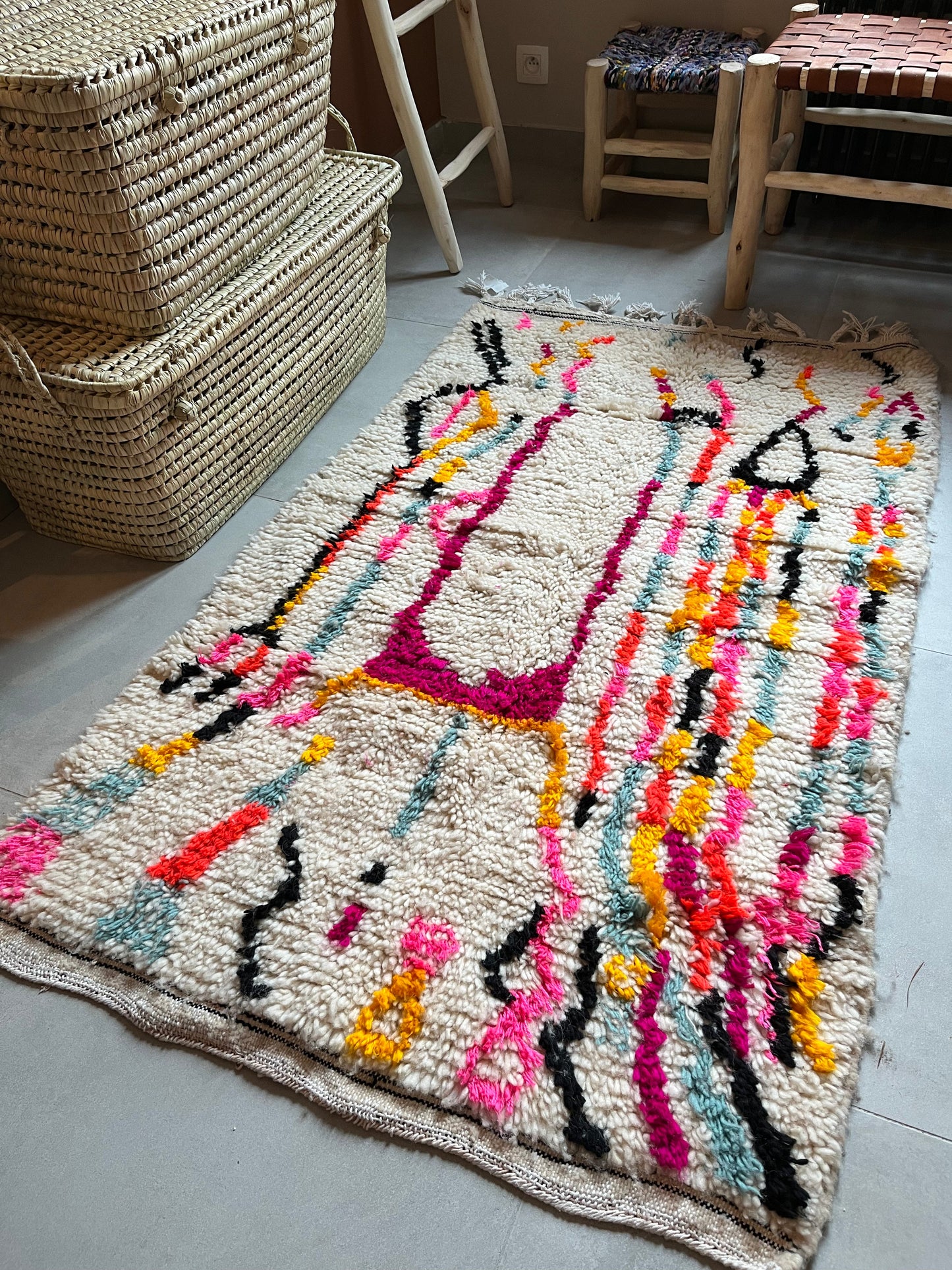 Texture douce du tapis en laine de mouton marocain