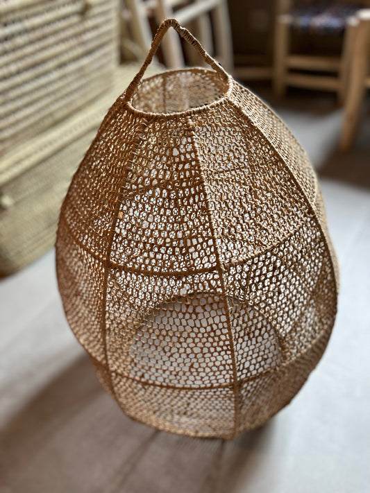 Abat-jour suspension en raphia tressé 65 cm forme poire, artisanat marocain