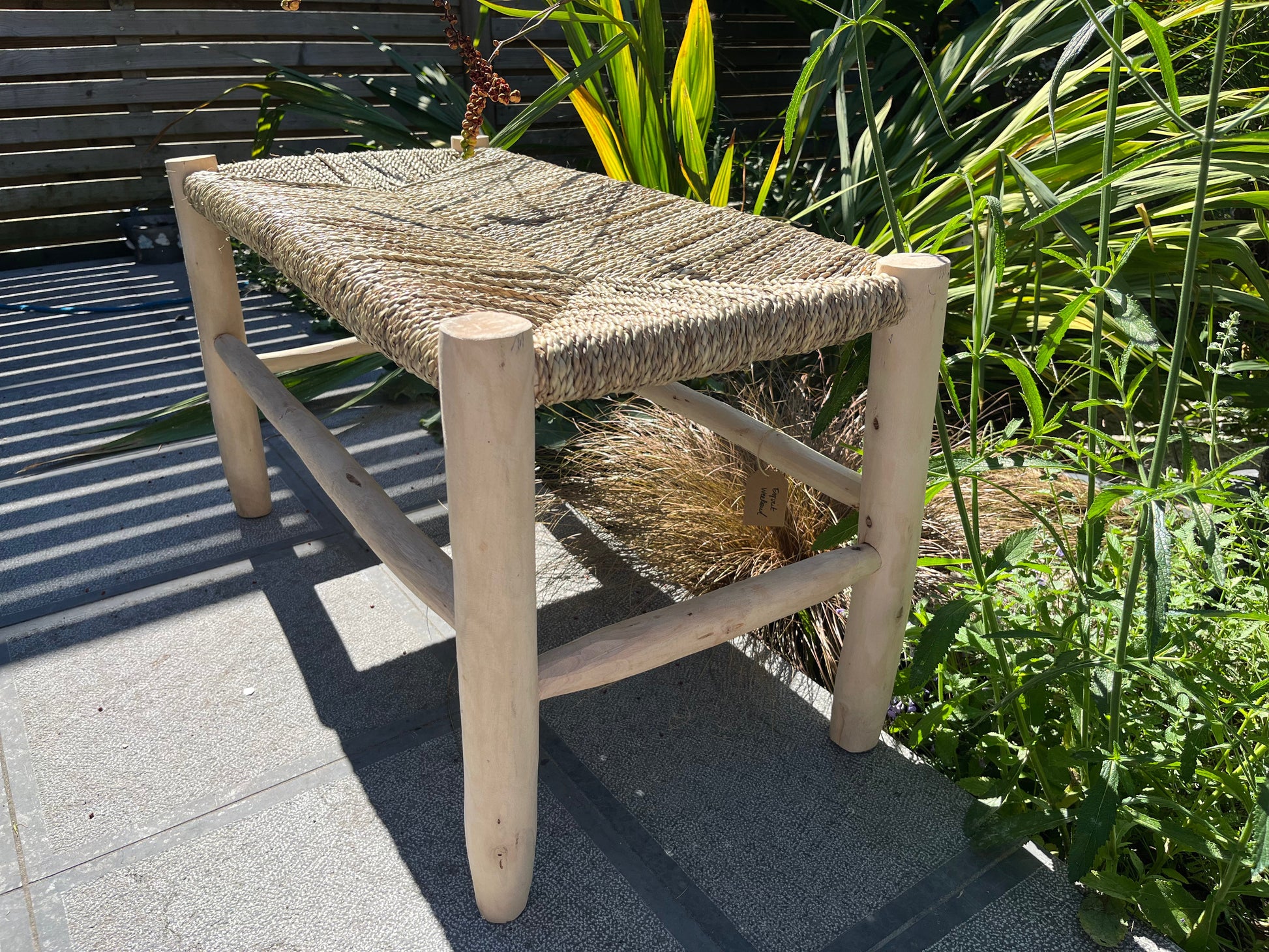 Banc en palmier tressé, vue de face