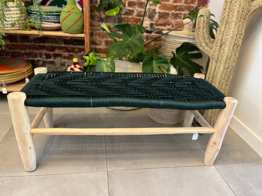 Banc en coton macramé vert foncé 100 cm et bois d'eucalyptus, artisanat marocain