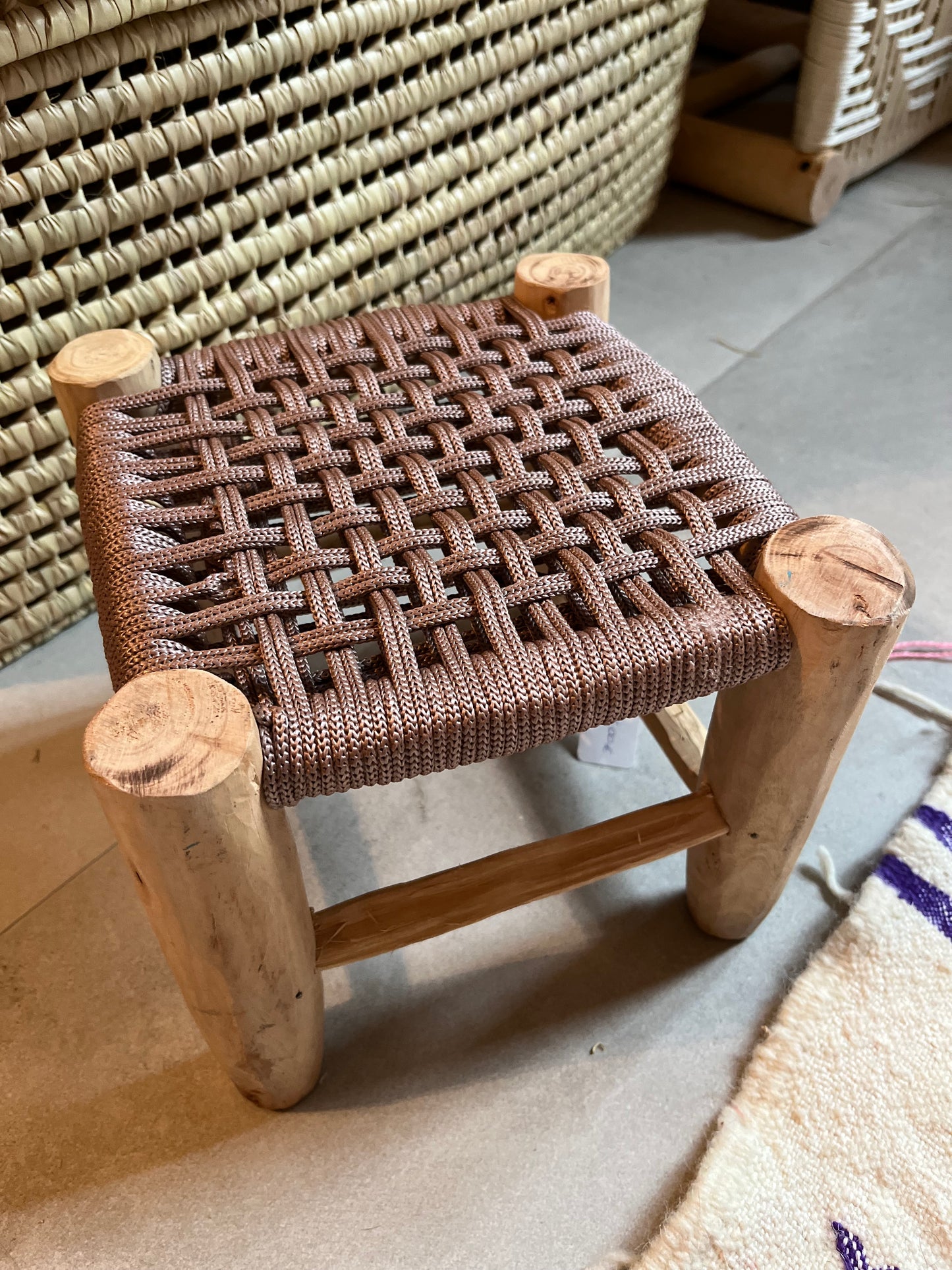 Tabouret en coton macramé vieux rose 20 cm